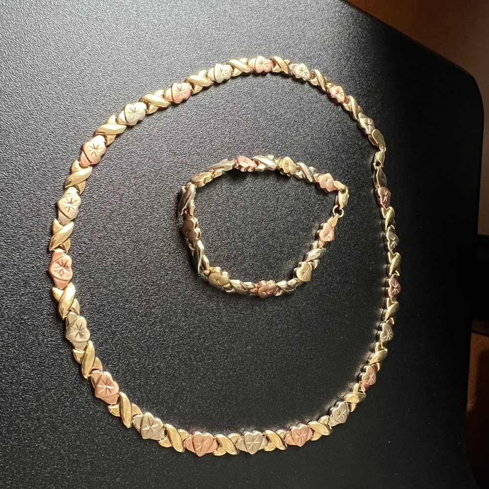 Gold choker and bracelet. 14k.